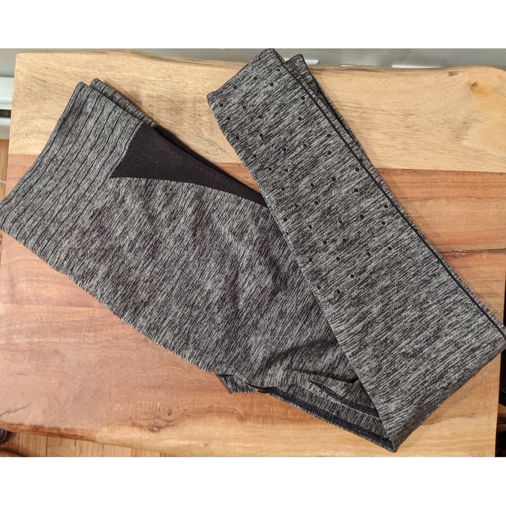 NWOT Breakthrough Seamless Midi Leggings